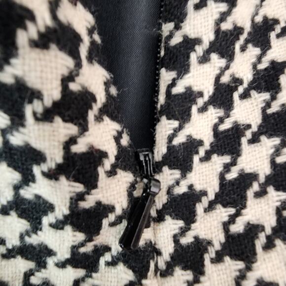 Eddie Bauer Womens Skirt Wool Blend Black Houndstooth Pleated Size 12 Academia - Picture 6 of 13